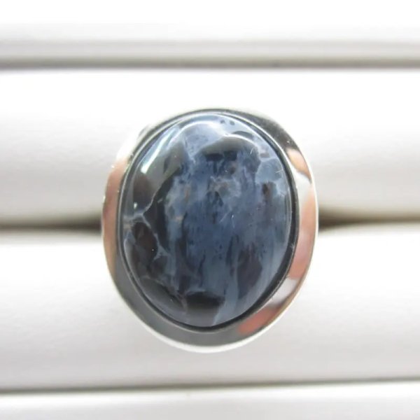 Pietersyt (Pietersite) w srebrze rodowanym - pierścionek owal