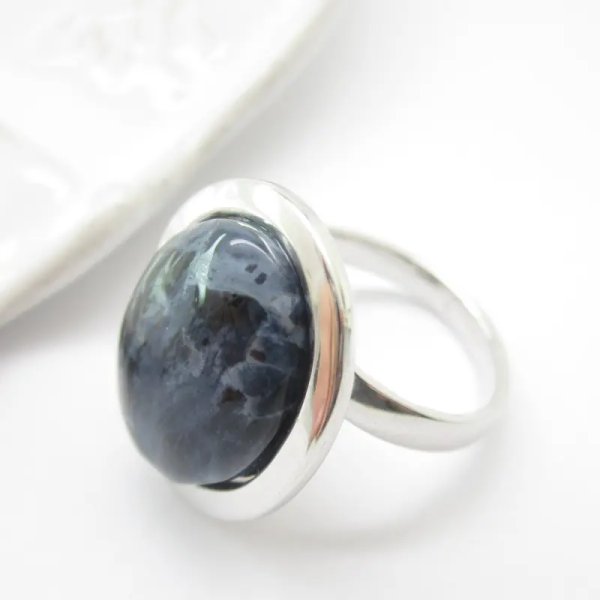 Pietersyt (Pietersite) w srebrze rodowanym - pierścionek owal