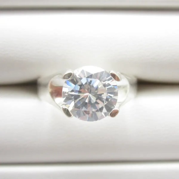 Cyrkonia w srebrze - pierścionek (Rozmiar Jubilerski od 22 do 24)