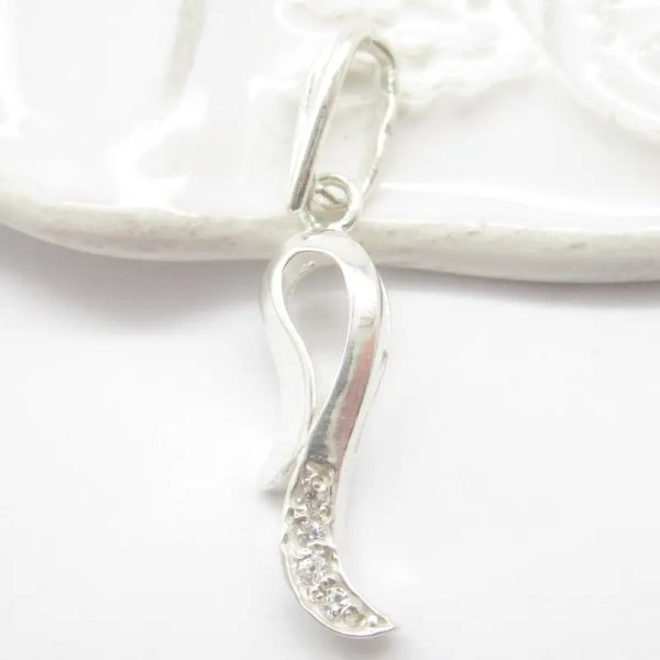 Cyrkonie w srebrze  - wisiorek