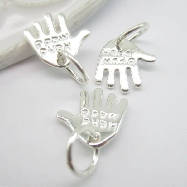 Srebro - zawieszka ręka z napisem Hand made 12x12mm