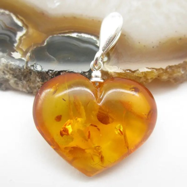 Koniakowy Bursztyn i srebro - zawieszka serce