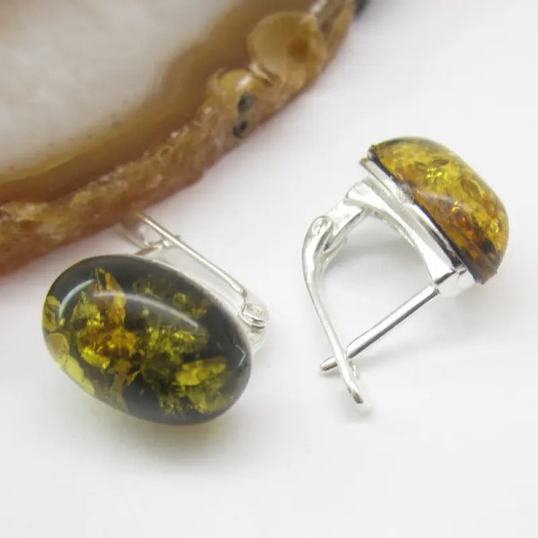 Zielony Bursztyn i srebro - kolczyki - owalne (para)