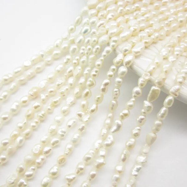 Perły Naturalne Hodowane białe 4-5mm nr 203 (sznur)