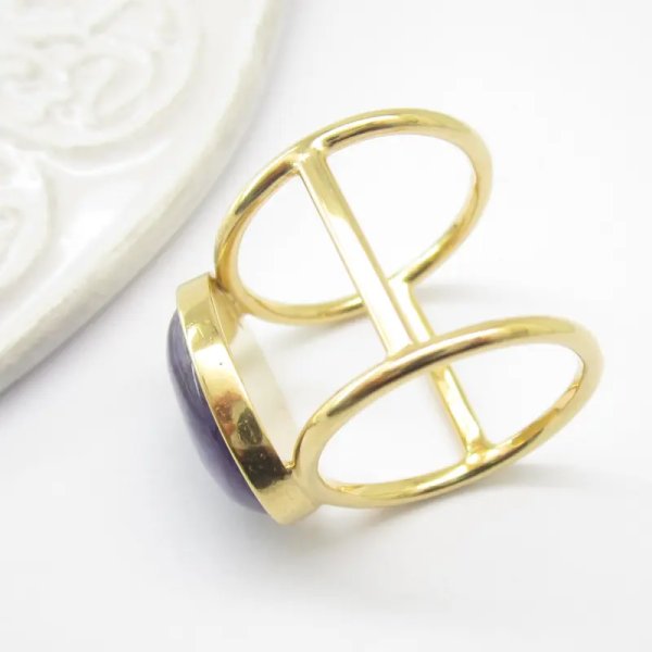 Czaroit i srebro złocone - pierścionek owal