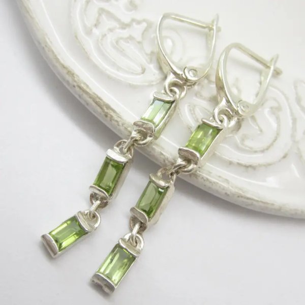 Perydot (Peridot) w srebrze - kolczyki