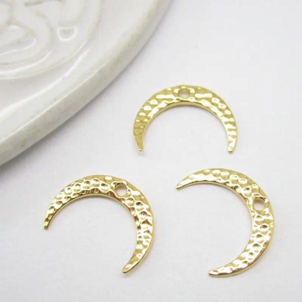 Srebro złocone Ag - zawieszka księżyc 12x9 mm