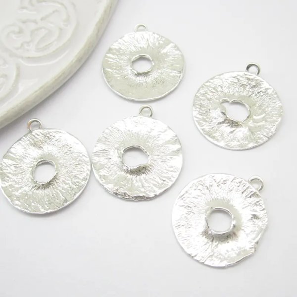 Srebro Ag - zawieszka blaszka młotkowana z dziurką 19-20mm