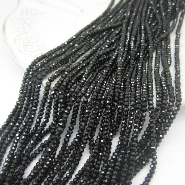 Spinel fasetowany oponki 3x2 mm (sznur)