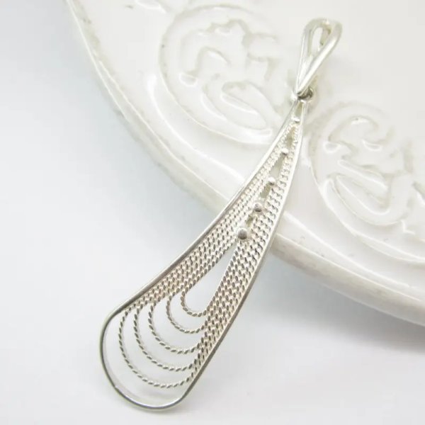 Srebrna zawieszka - łza