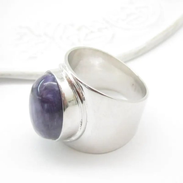 Czaroit i srebro rodowane - Sygnet owal (Rozmiar Jubilerski 19)