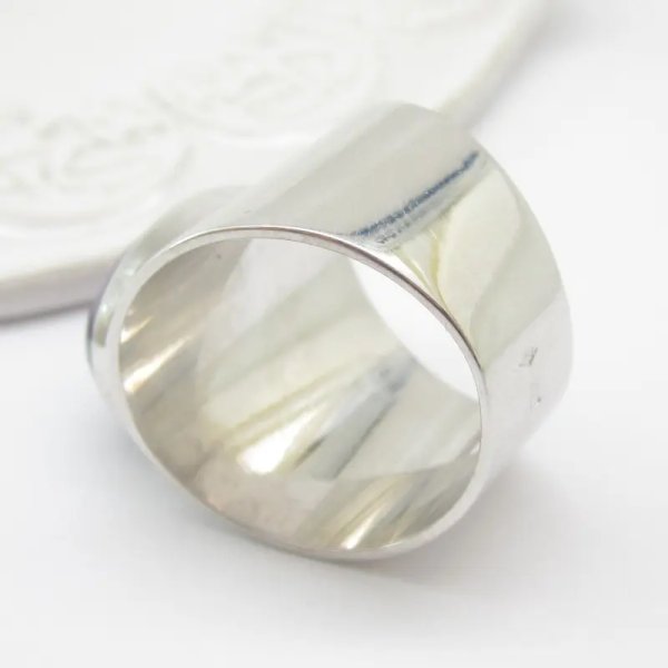 Czaroit i srebro rodowane - Sygnet owal (Rozmiar Jubilerski 19)