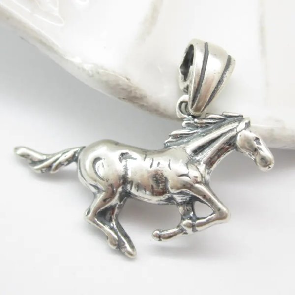 Srebro oksydowane - wisiorek koń