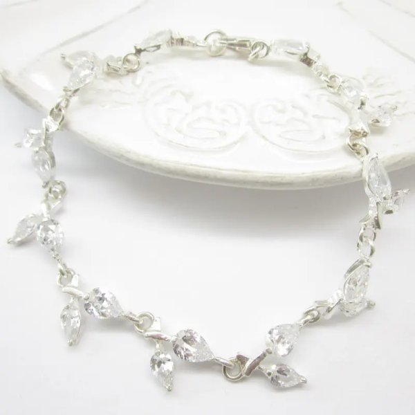 Cyrkonie w srebrze - bransoletka