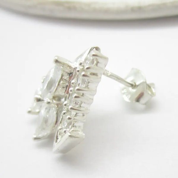 Cyrkonie w srebrze - komplet: kolczyki sztyfty i zawieszka