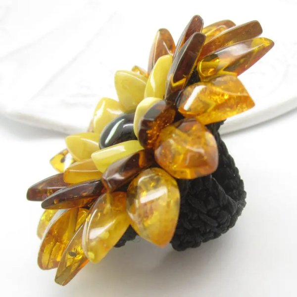 Bursztyn Koniakowy i Mleczny - pierścionek kwiatek (Rozmiar Jubilerski od 12 do 20)