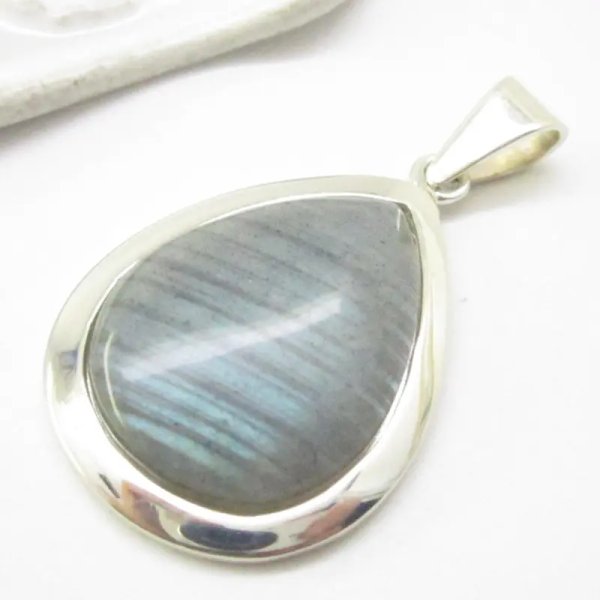 Labradoryt i srebro - wisiorek łza