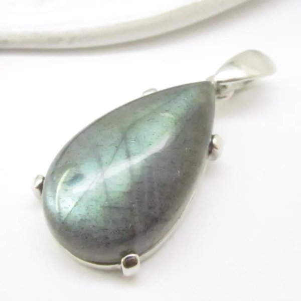 Labradoryt i srebro rodowane - zawieszka łza