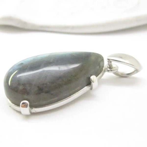Labradoryt i srebro rodowane - zawieszka łza