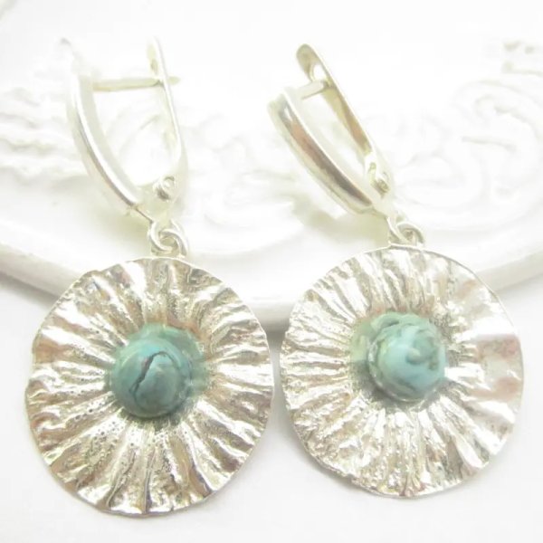 Turkus i srebro młotkowane - kolczyki blaszki (para)