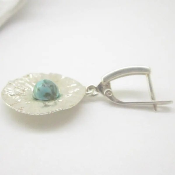 Turkus i srebro młotkowane - kolczyki blaszki (para)