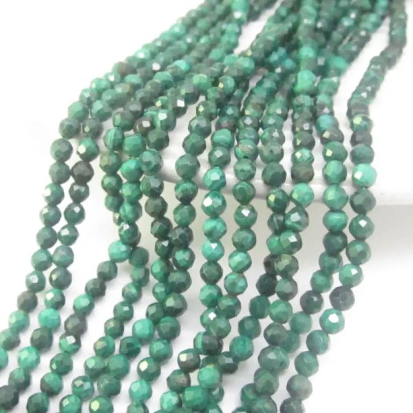 Malachit fasetowany - kulki 3,3 mm (sznur)