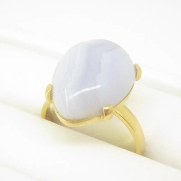 Chalcedon i srebro złocone - pierścionek łza (Rozmiar Jubilerski 22)