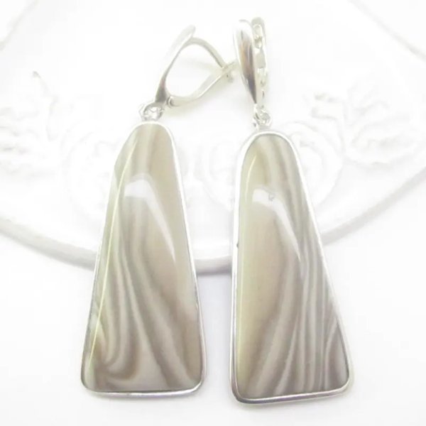 Krzemień Pasiasty w srebrze rodowanym - kolczyki zaokrąglone trapezy