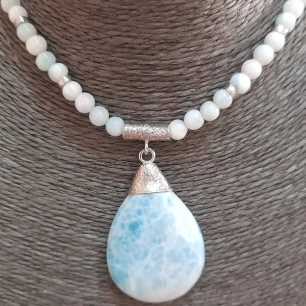 Larimar i młotkowane srebro rodowane - naszyjnik