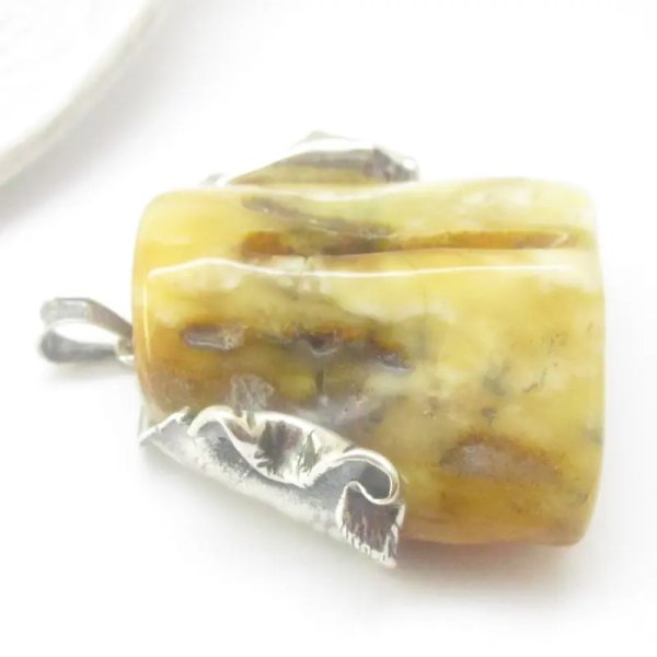 Mleczny Bursztyn i srebro oksydowane - zawieszka