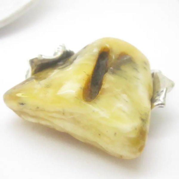 Mleczny Bursztyn i srebro oksydowane - zawieszka