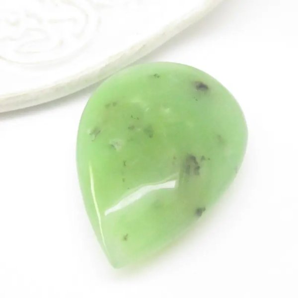 Chryzopraz 37x26x11 mm łza