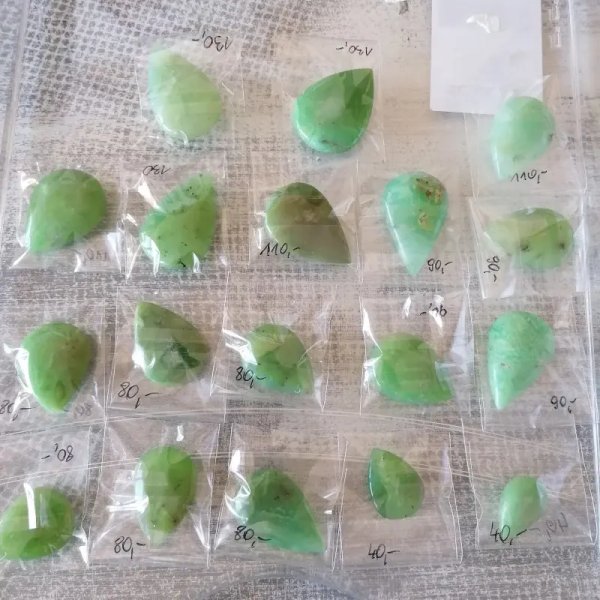 Chryzopraz 43x29x11 mm łza