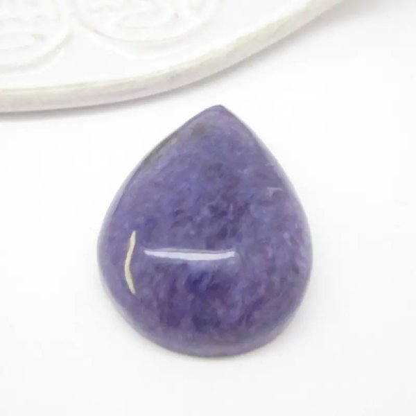 Czaroit 32x23x9 mm łza