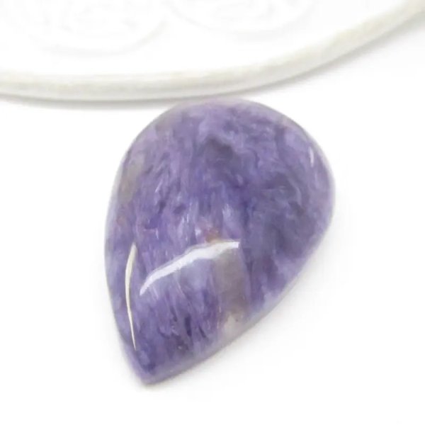 Czaroit 35x23x9 mm łza