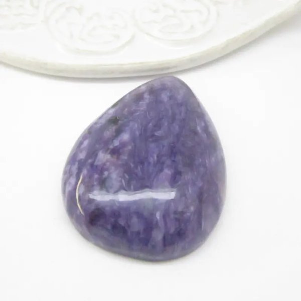 Czaroit 42,5x30x10 mm łza