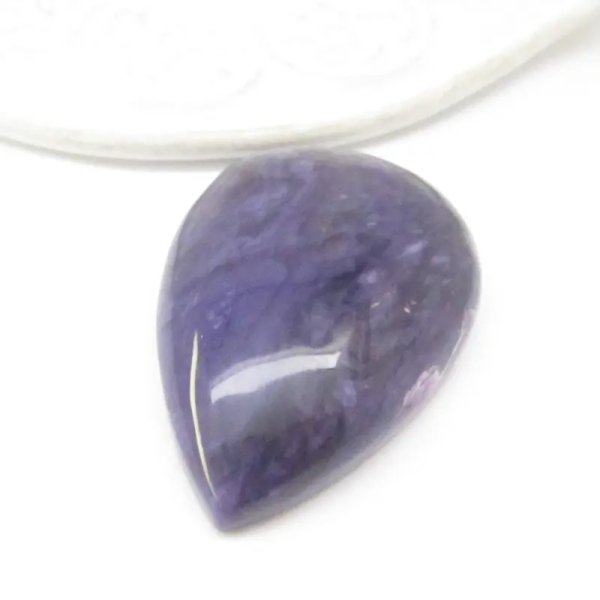 Czaroit 42x29x10 mm łza