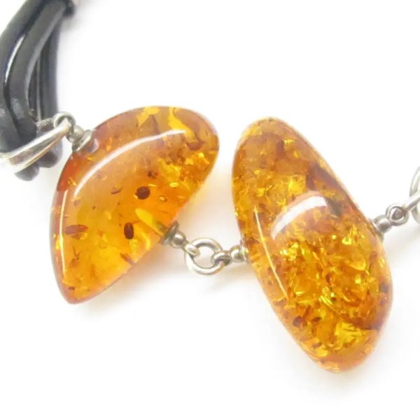 Bursztyn koniakowy, rzemień i srebro oksydowane - bransoletka