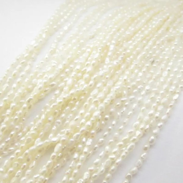 Perły Naturalne Hodowane białe 2 mm nugget (sznur)