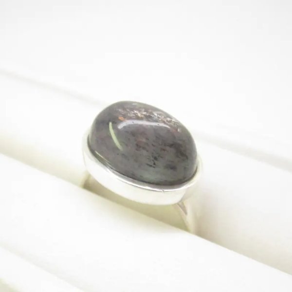 Kamień Słoneczny i srebro - pierścionek owal (Rozmiar Jubilerski 15)