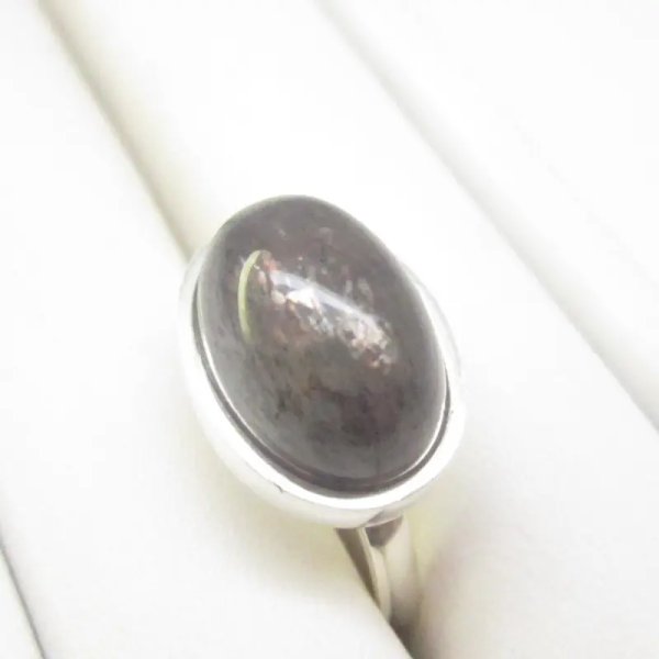 Kamień Słoneczny i srebro - pierścionek owal (Rozmiar Jubilerski 15)