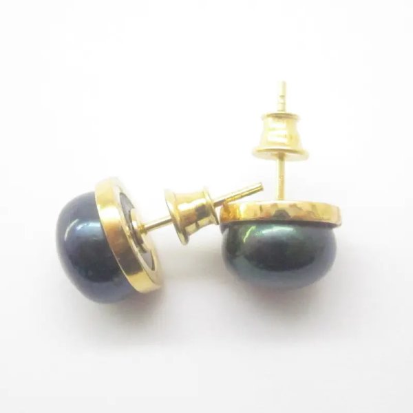 Perła granatowa i srebro złocone - kolczyki sztyfty - okrągłe 10 mm (para)