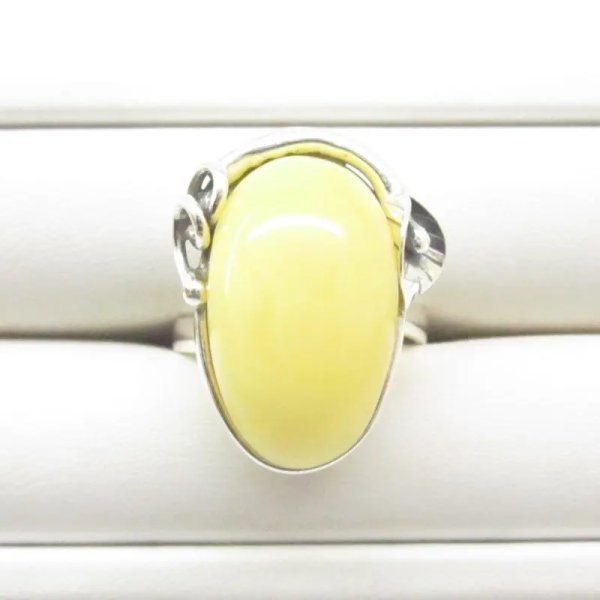 Mleczny Bursztyn w srebrze - pierścionek (Rozmiar 17) z liściem z regulacją +/- 2 rozmiary regulacji