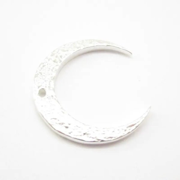 Srebro Ag młotkowane - zawieszka księżyc 20,5x19 mm