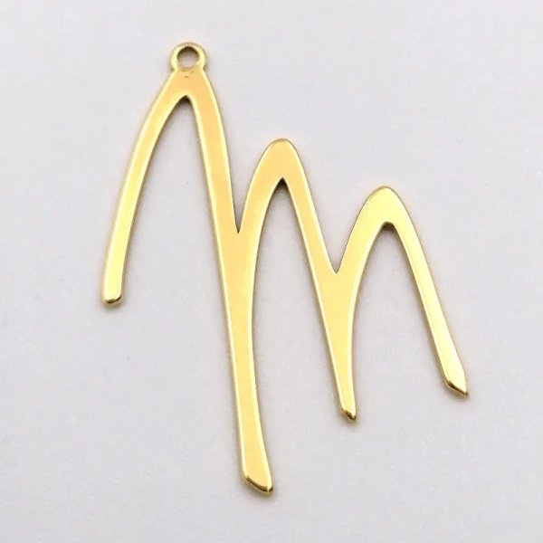 Srebro Ag złocone - zawieszka literka M