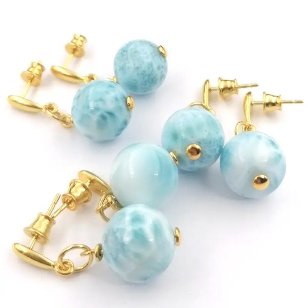 Larimar w srebrze złoconym - kolczyki kulki12mm, wiszące sztyfty