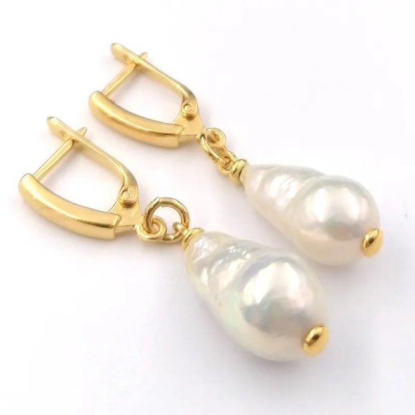 Perła biała i srebro złocone - kolczyki nieregularne (para)