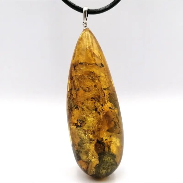 Bursztyn z inkluzją i owadem i srebro - zawieszka