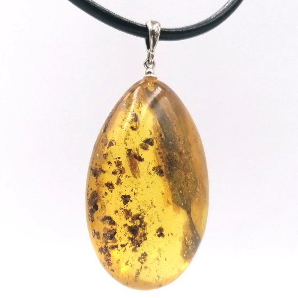 Mucha, Kawałek liścia w bursztynie i srebro - zawieszka