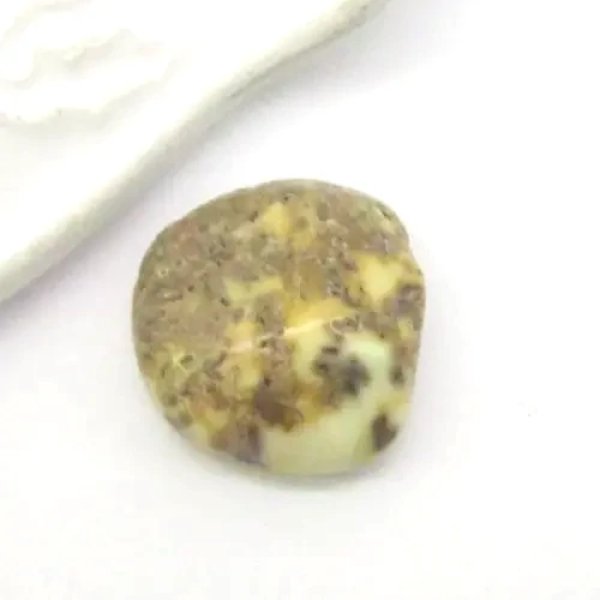 Mleczny Bursztyn 18x17x8 mm